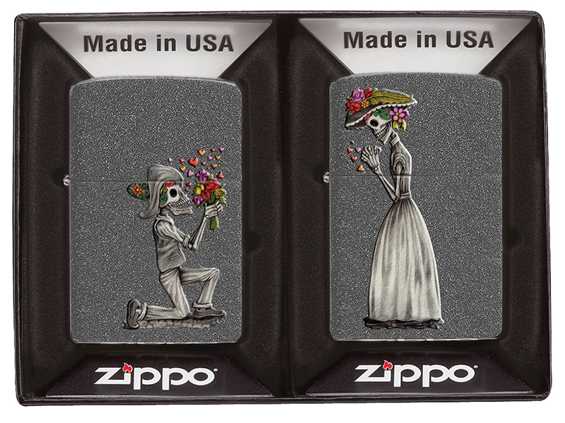 Набор ZIPPO Влюбленные зомби из двух зажигалок с покрытием Iron Stone™ ,28987