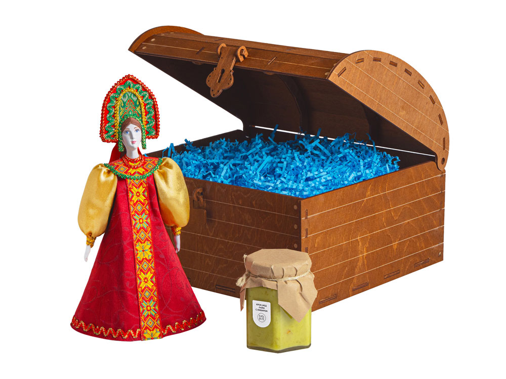 Подарочный набор: кукла фарфоровая, крем-мед, голубой