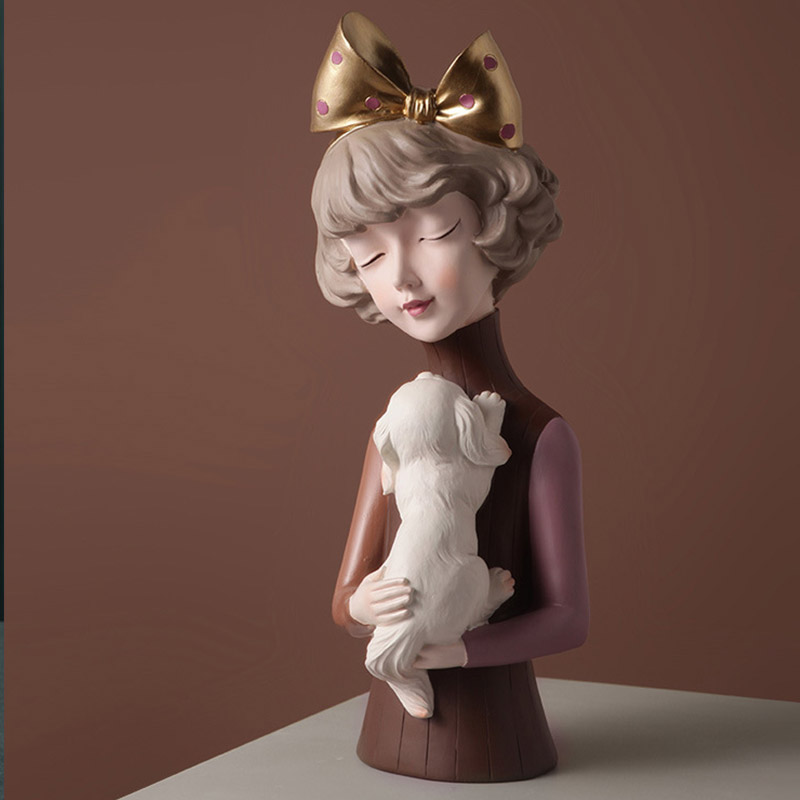 Статуэтка &quot;Девушка со щенком&quot;